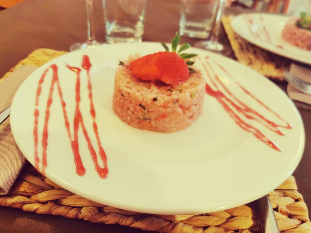 Hotel L'Escala Кулера Екстериор снимка