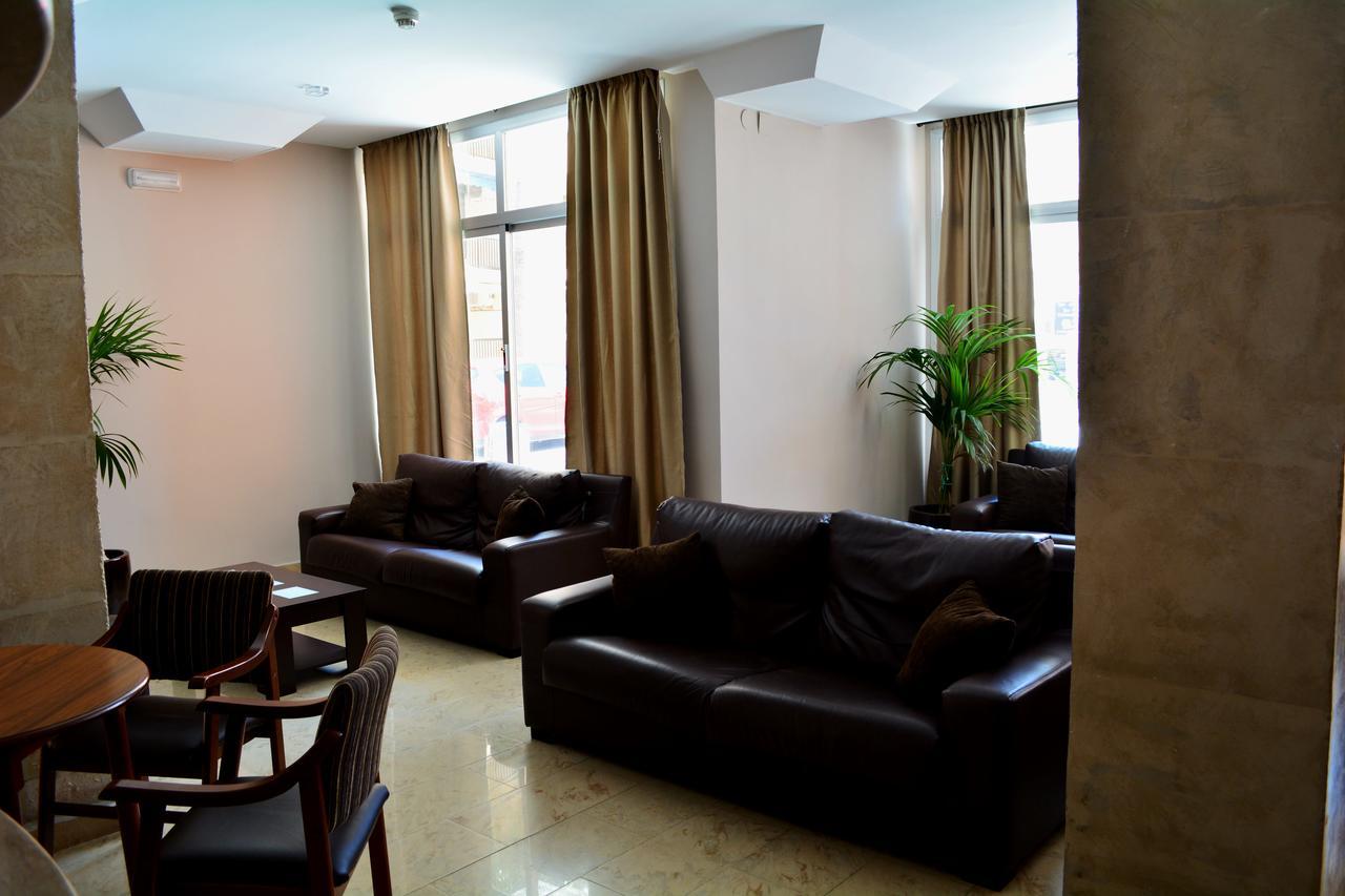 Hotel L'Escala Кулера Екстериор снимка